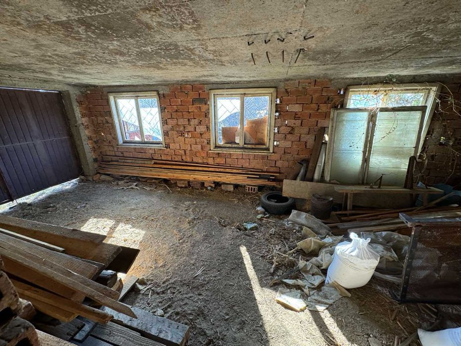 Продажба на къща в с.Баница