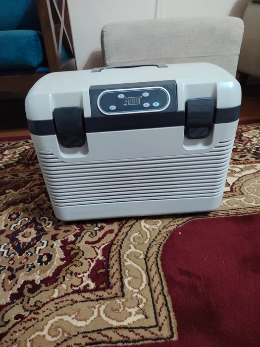 Автохолодильник для машины