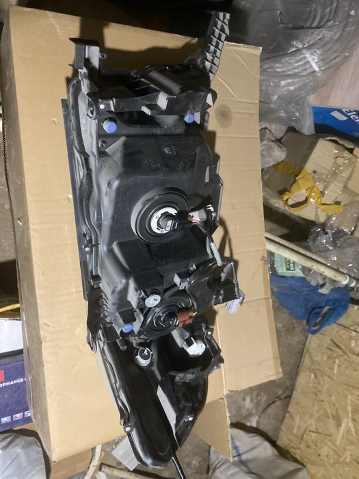 Продам фары на 200