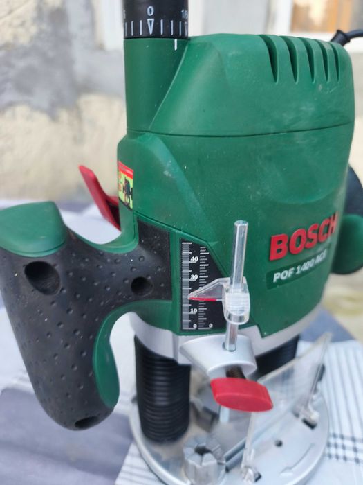 Masina de frezat Bosch Advanced POF 1400 ACE