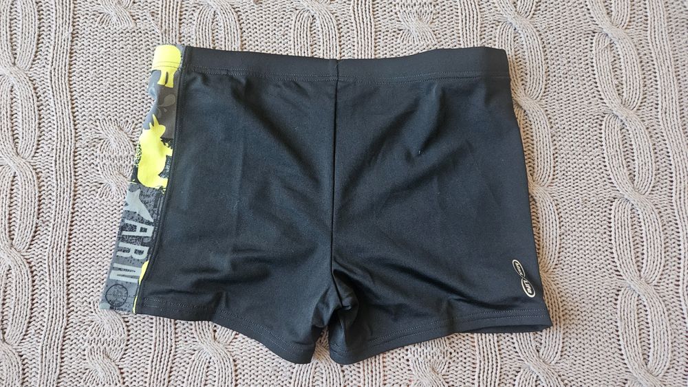 Нов бански на Arena, юноши