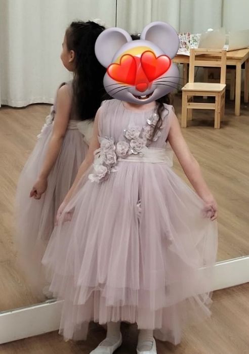 Платье . Платье на 5-6 лет