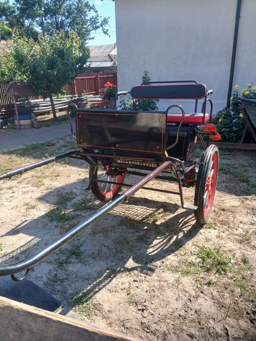 Vând șaretă nouă