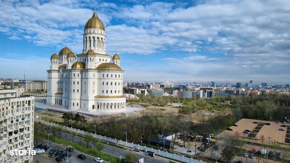 Spatiu Comercial Uranus - Casa Poporului - 2600 E/Mp - Investitie