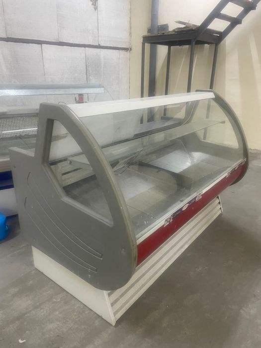 Продам холодильник витрину