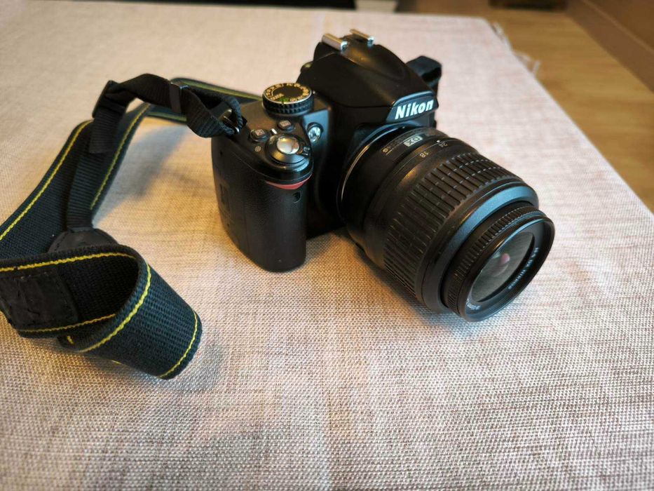 Фотоапарат Nikon D3000 в отлично състояние