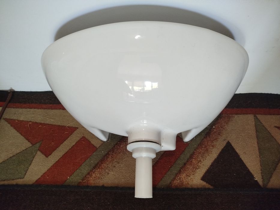 Продавам мивка керамична