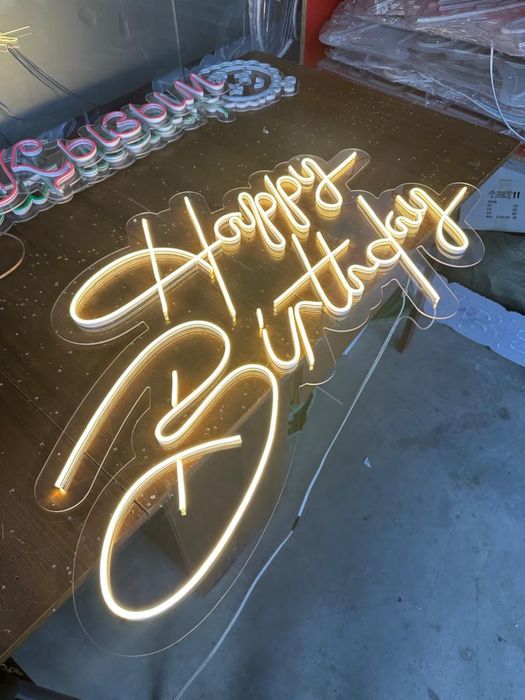 Неоновая Вывеска РЕКЛАМА