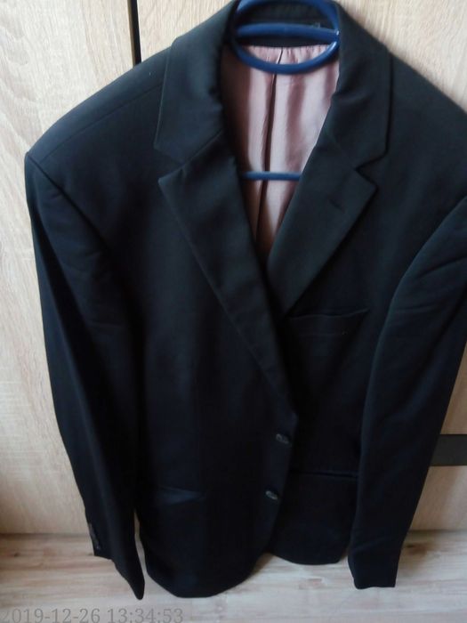 Hugo Boss. 150 ron .sacou barbatesc