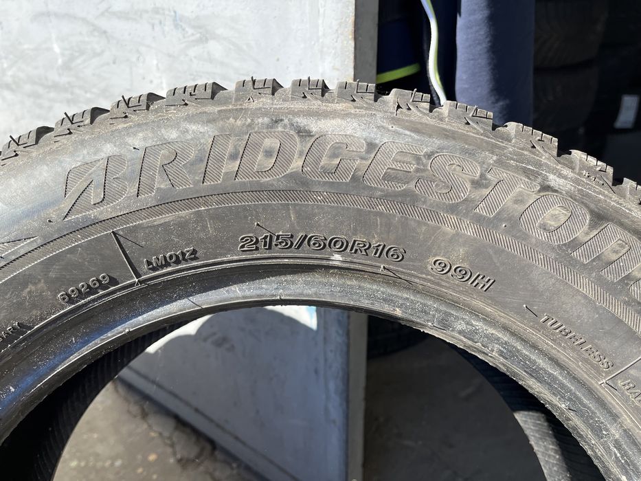 4 бр. зимни гуми 215/60/16 Bridgestone DOT 4516 5-5,5 mm