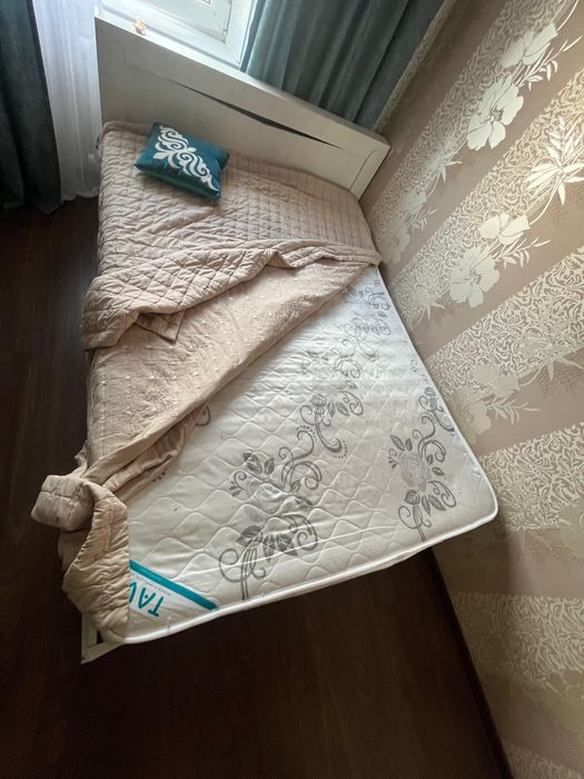 Продам двухспальную кровать