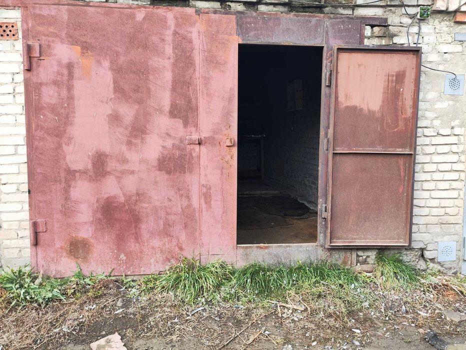 Сдам гараж в аренду район таксопарка
