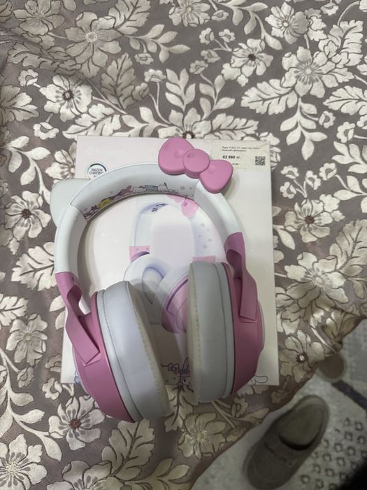 Игровые наушники Razer Kraken Hello Kitty Edition
