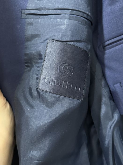 Продам мужской костюм