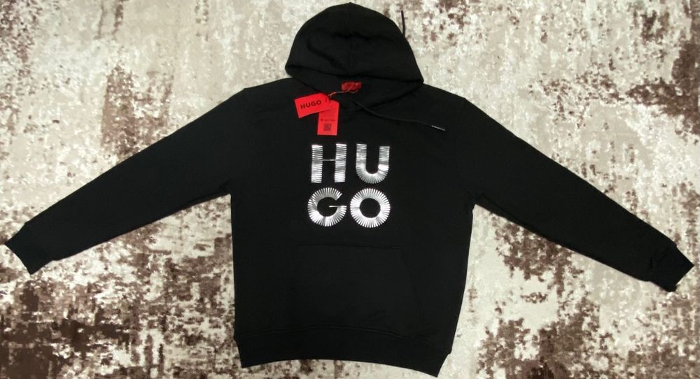 Vând compleu nou de bărbați Hugo