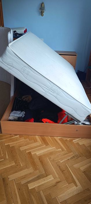 Продавам легло Приста с матрак