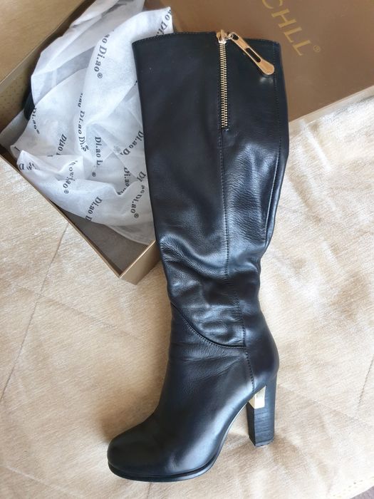 Продаю сапоги 2 пары 35 размер