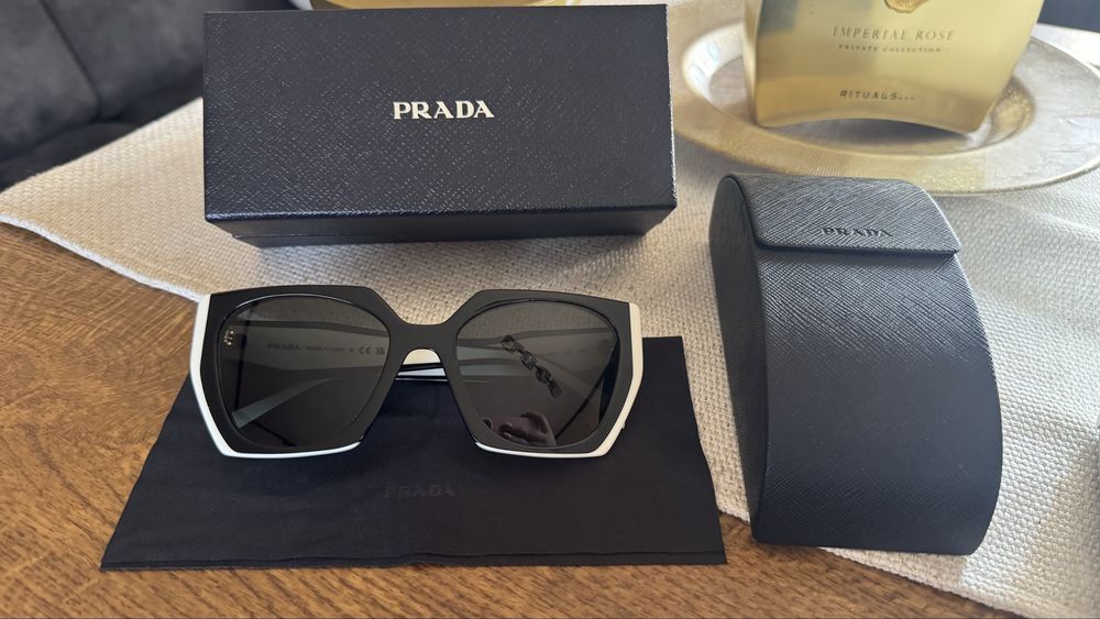 Оригинални слънчеви очила Prada