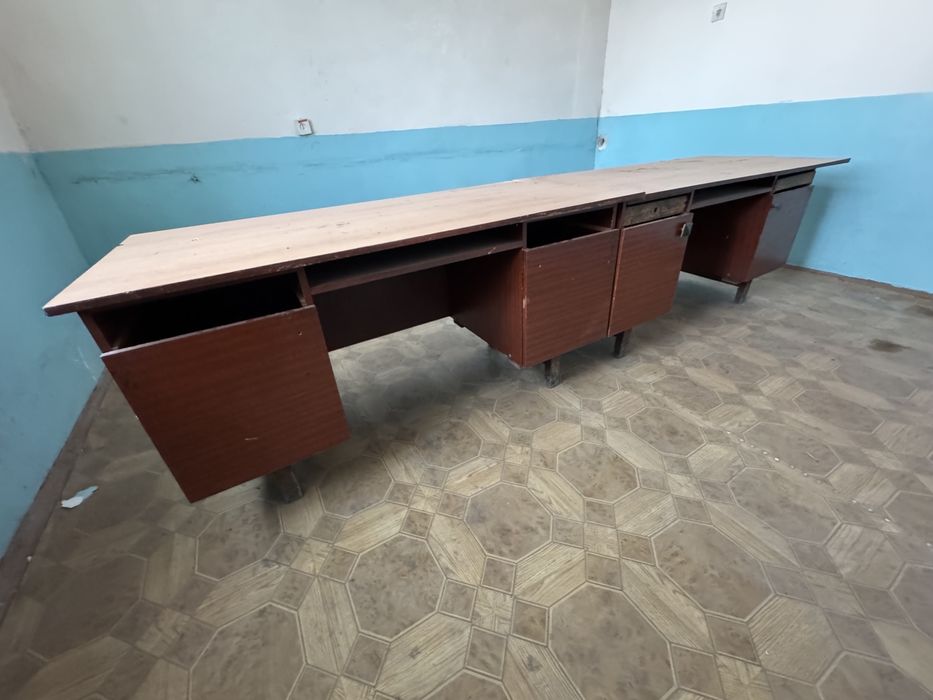 Продам два стола