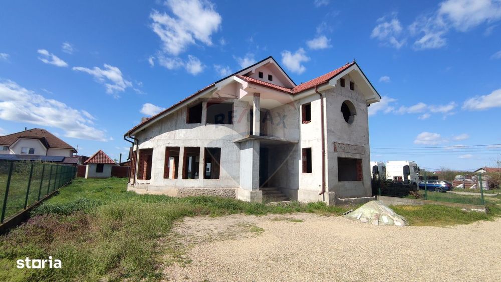 Vilă P+E, 378 mp, la roșu, Sânmartin, arhitectură unică, teren 726 mp