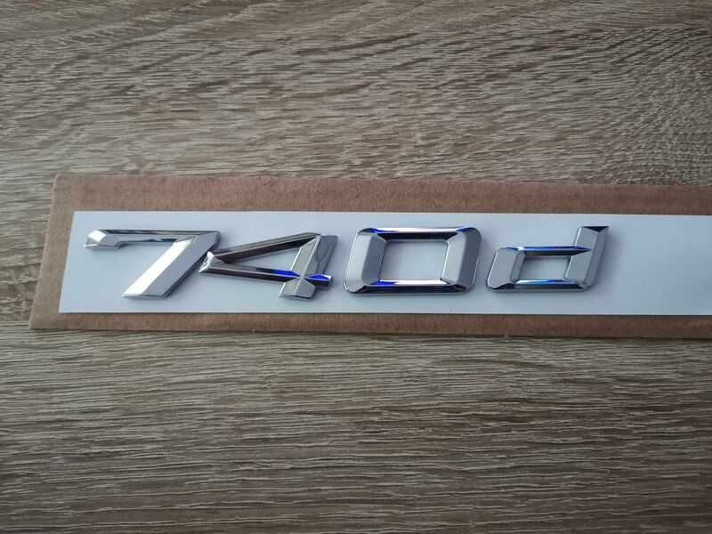 сребриста емблема BMW 740d