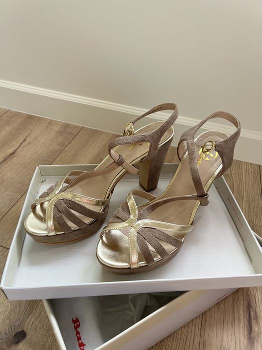 Sandale cu platforma elegante piele Bata