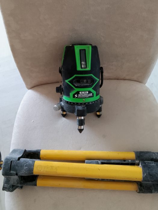 Продам лазер строительный