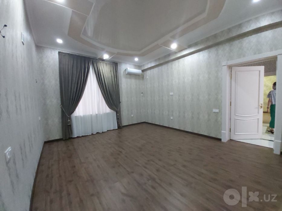 Сдаётся помещение 400м2 мукими 1 линня Яккасарай район