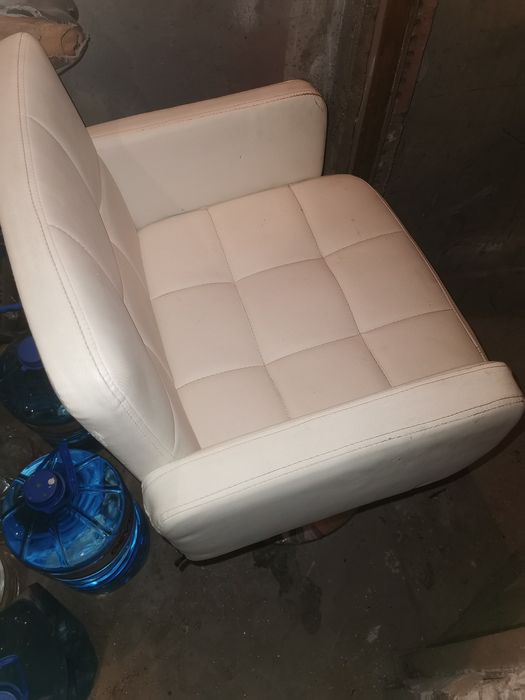 Бар столове бели