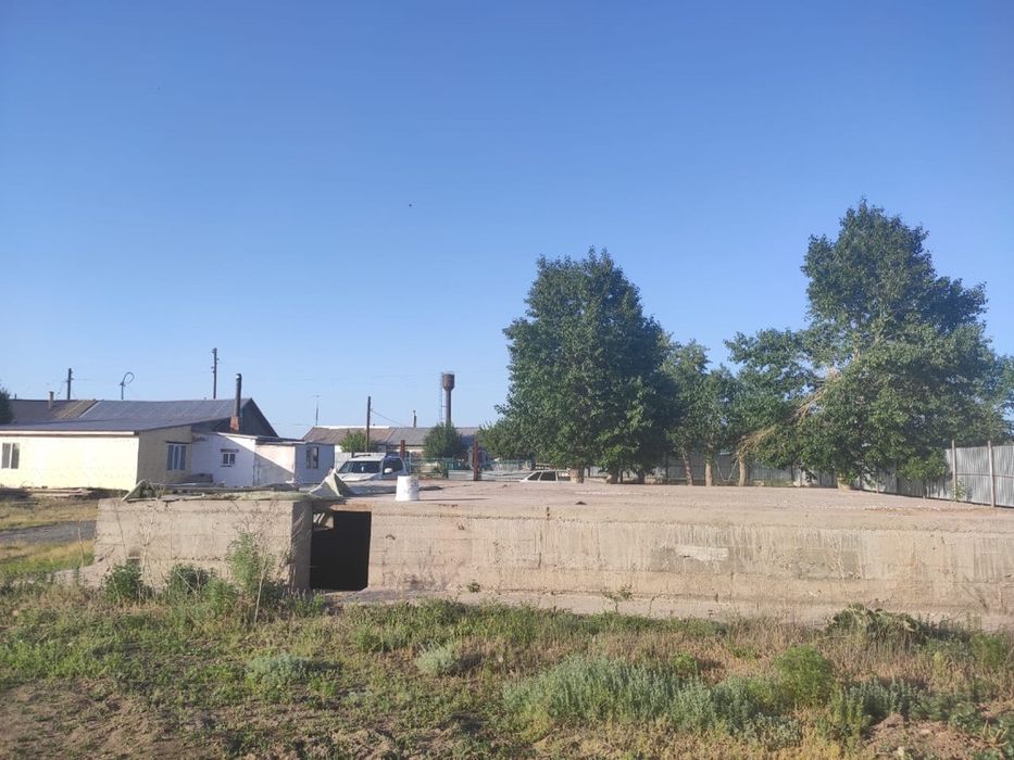 Участок 25 соток с фундаментом/ТОРГ