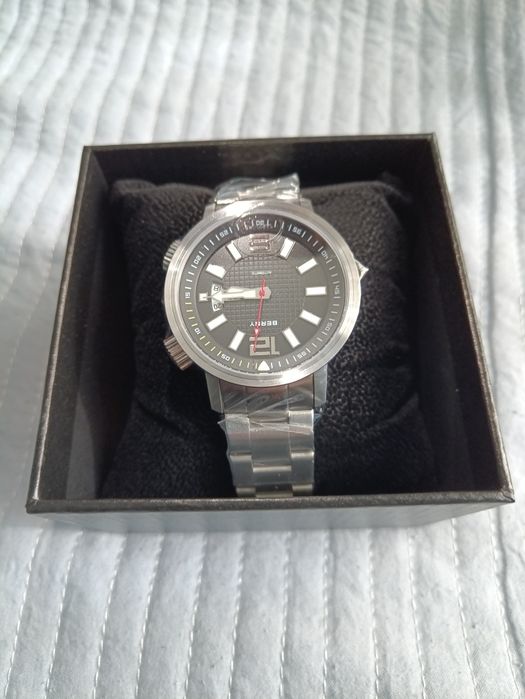 Механические часы " BERNY "