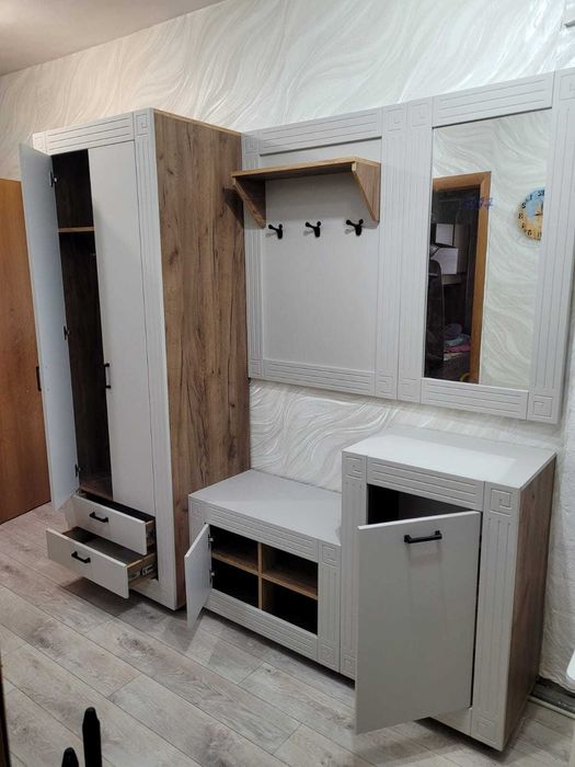 Продам прихожие. Новые