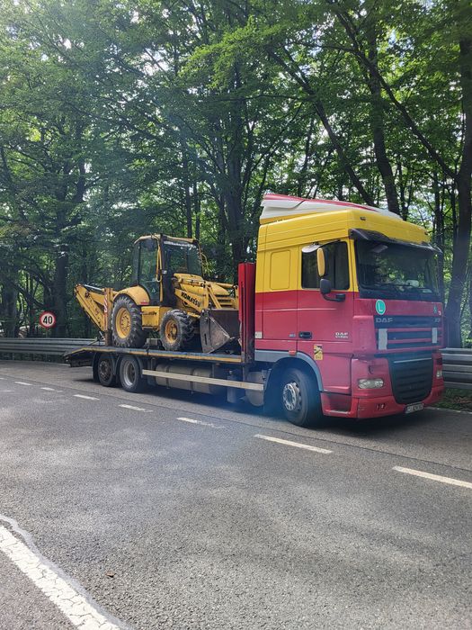 Dezmembrez buldoexcavator komatsu