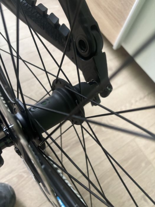 Продавам всичко без бара number plate-a седалката и гумите