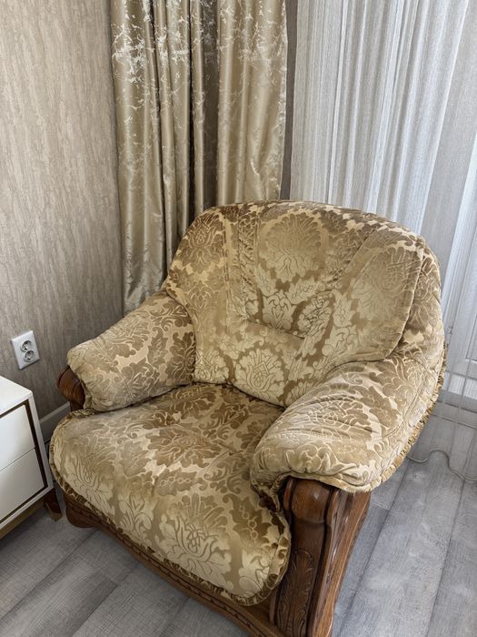 Продам кресло и тумбу под телевизор