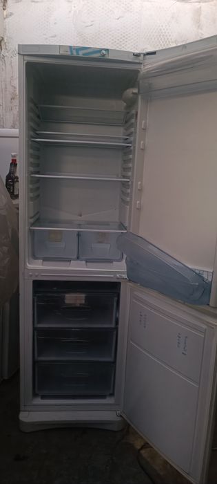 Продам холодильник Индезит