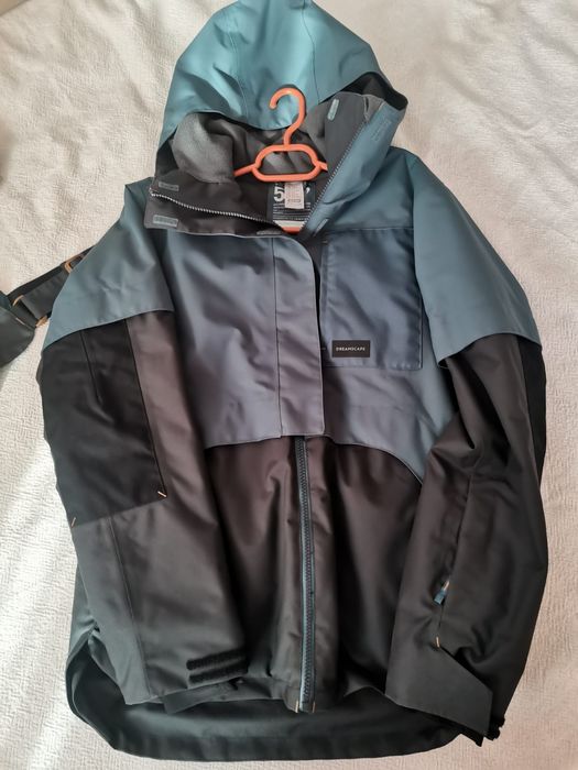 Costum impermeabil potrivit pt iarnă!