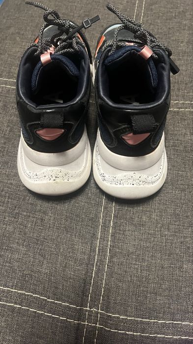 Кроссовки 37 размера Zara