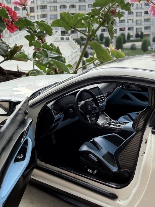 Колекционерски модел BMW M4 G82 Minichamps 1:18