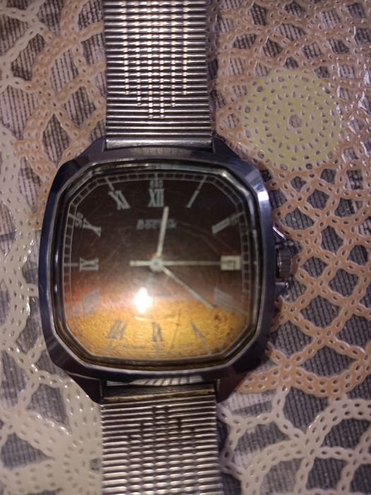 Наручные Часы " Восток " раритет, времён СССР..