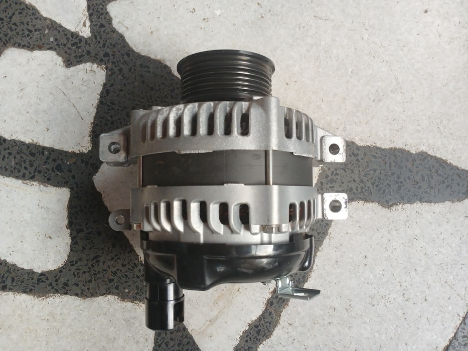 ЧИСТО НОВ Оригинален Алтернатор DENSO за Honda Accord 7 2.2 i-ctdi