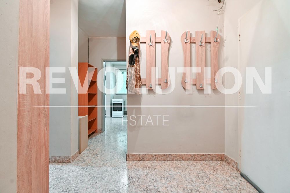 Дава се под наем Тристаен апартамент в София, Медицинска академия - 70 кв.м за 661.98 € - Снимка #10