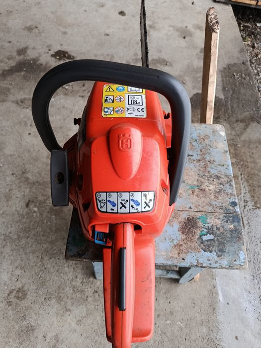 Drujbă Husqvarna e240