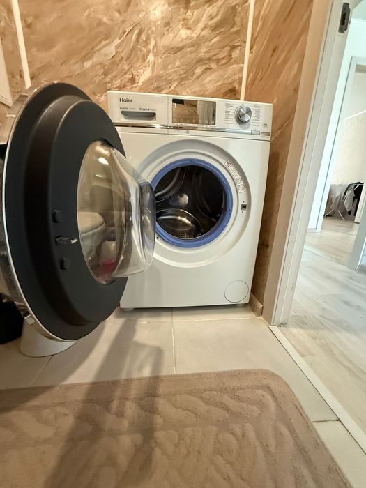 Продам стиральную машинку Haier