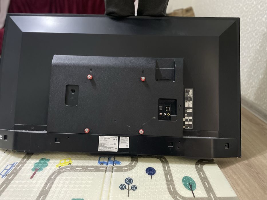Телевизор.sony с разбитым экраном