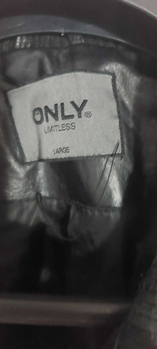 Only естествена кожа, черно Л, кафяво С размер.Всяко по 15 лв.