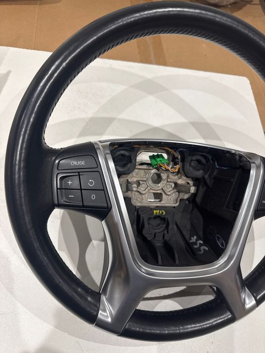 Volvo XC60 кожен волан Волво ХС60