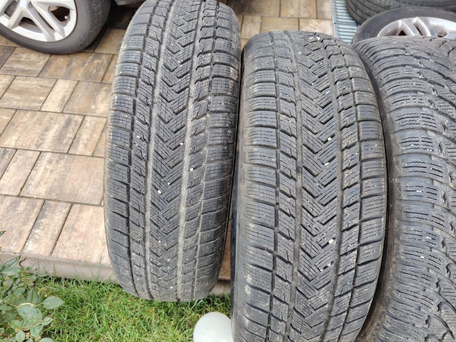 Cauciucuri iarna SUV 215 65 R17