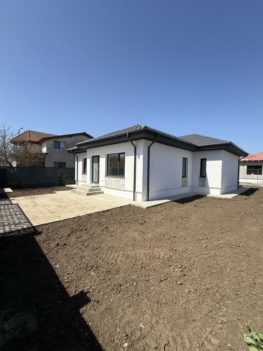 Vand casa Cumpana 3dormitoare,living,bucatarie inchisa,155m2