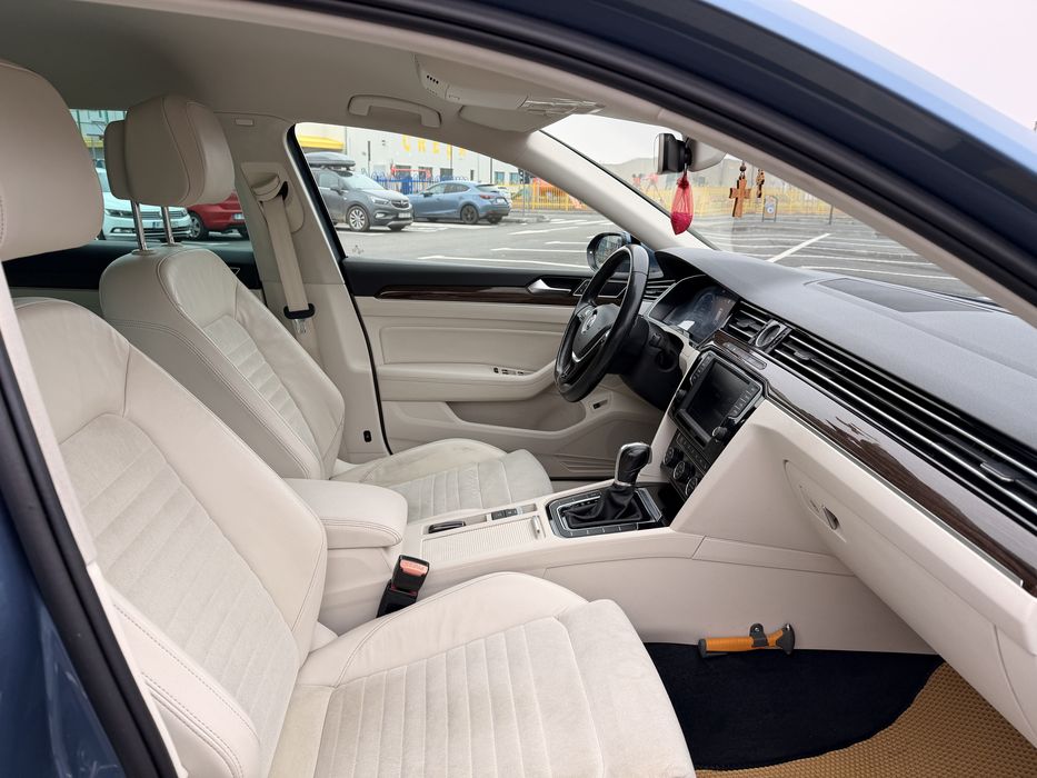 Vând VW PASSAT Highline (B8) Motor 1.6 – 120 CP DSG BLUEMOTION (2015)